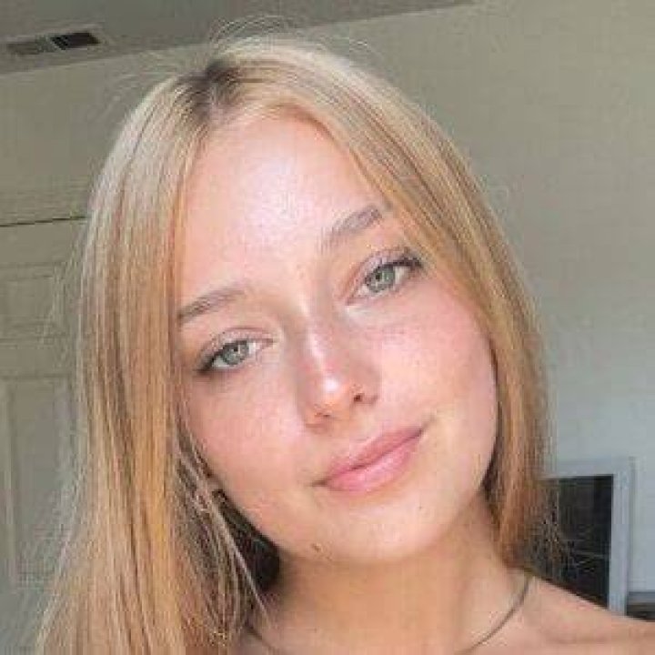 Aly Donoghue - Trivia, Family, Bio