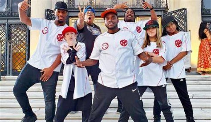 b_nonstop - Age, Family, Bio