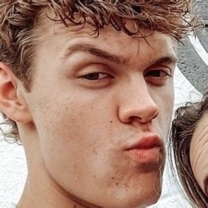 Casyn Kjar - Age, Family, Bio