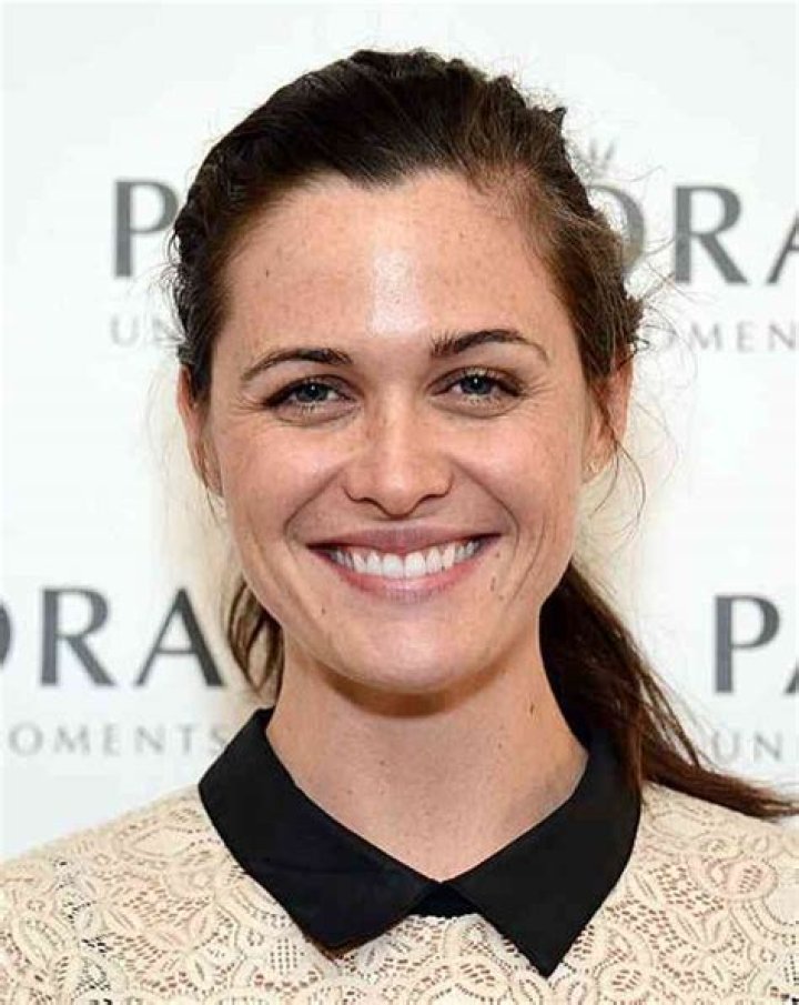 Christine Woods - Age, Family, Bio