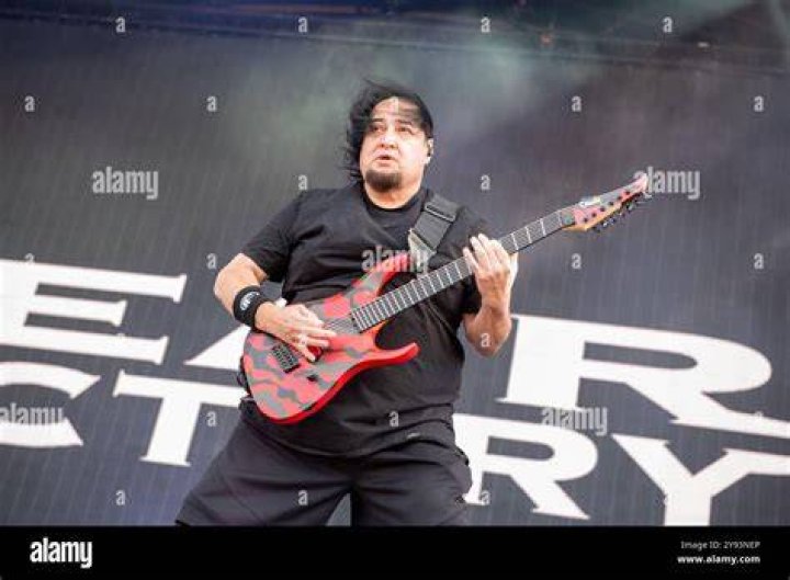 Dino Cazares - Age, Family, Bio