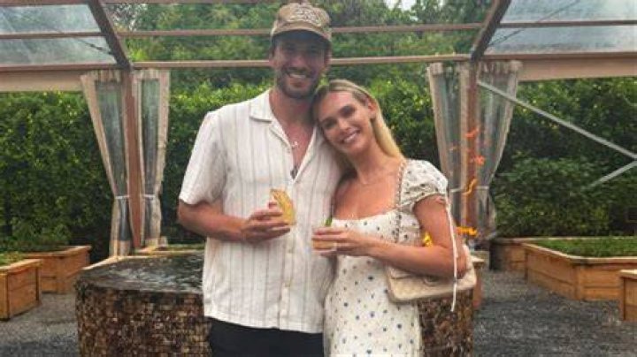 Ellie Ottaway - Age, Family, Bio