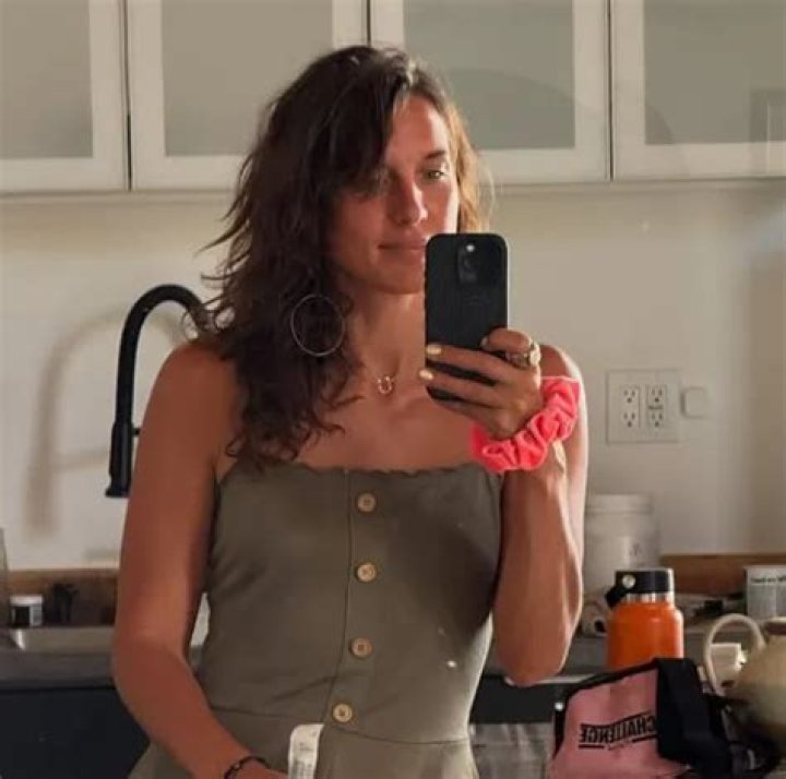 Emily Schromm - Age, Family, Bio