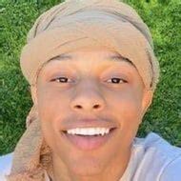 Huhsimple - Age, Family, Bio