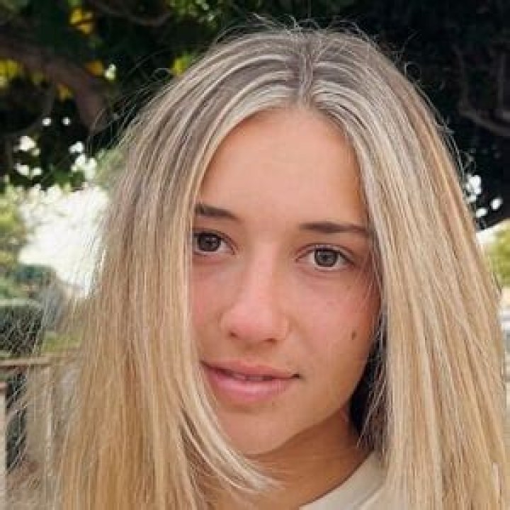 Liv Stone - Age, Family, Bio