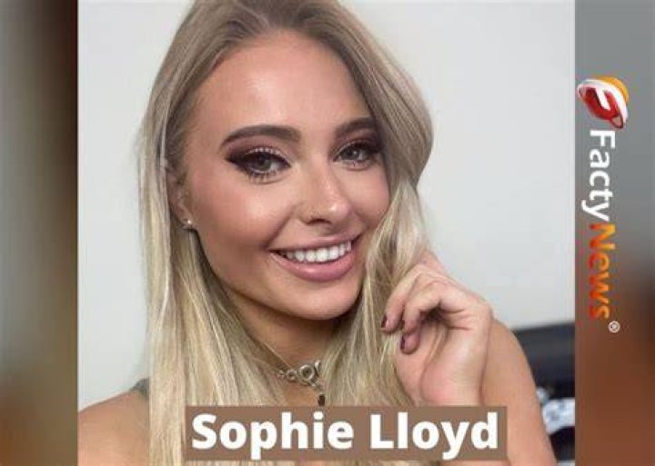 Sophie Lloyd - Age, Family, Bio